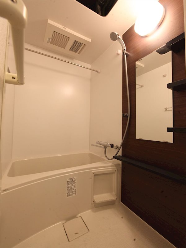 バス・シャワールーム　浴室暖房乾燥機能付バス