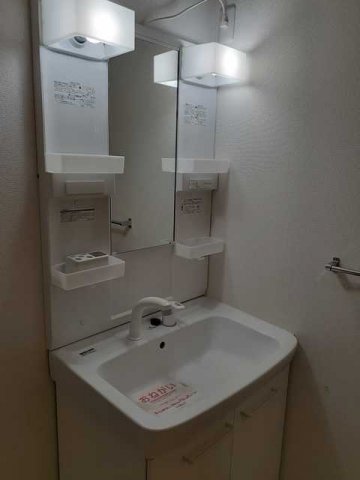 洗面設備　コンパクトで使いやすい洗面所