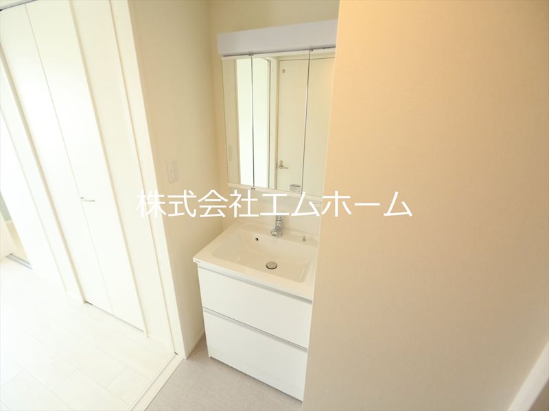 洗面設備　脱衣所　独立洗面台（シャンプードレッサー）