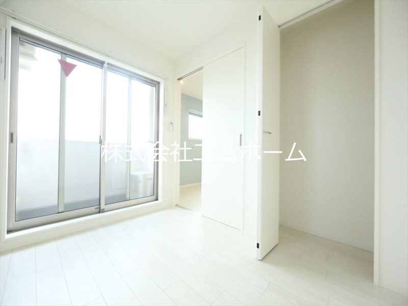 その他部屋・スペース　洋室4帖　クローゼット付（収納充実）エアコン付　バルコニー付