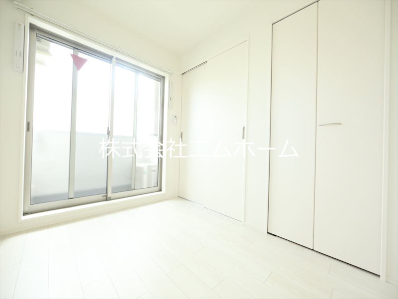 バルコニー　洋室4帖　クローゼット付（収納充実）エアコン付　バルコニー付