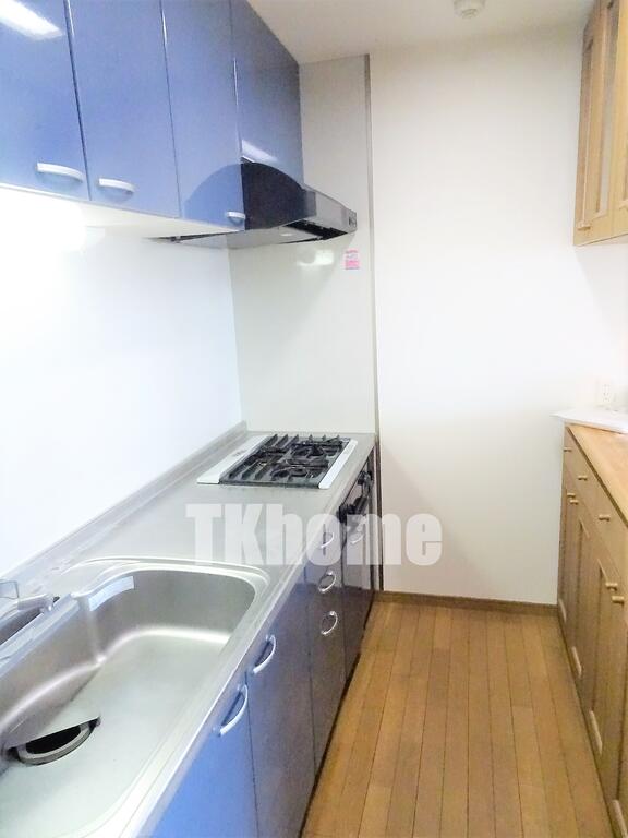 キッチン　人気の対面式キッチンです☆（同マンション別室・参考写真）