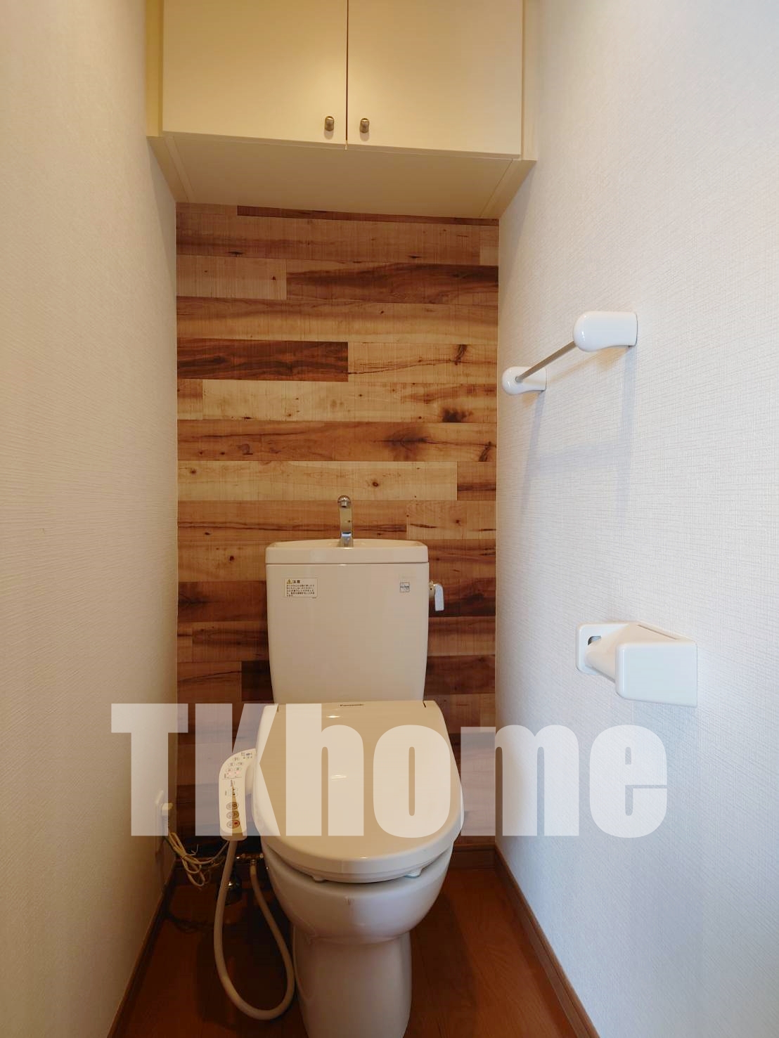 トイレ　（同マンション別室・参考写真）