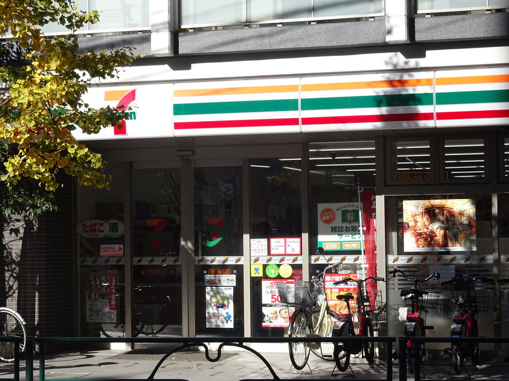 コンビニ　セブンイレブン（コンビニ）まで100m