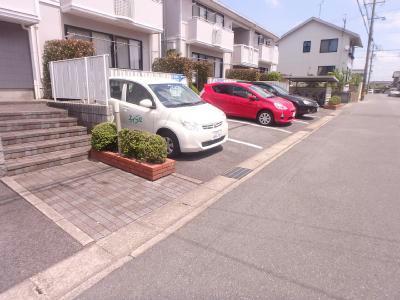 駐車場　駐車場