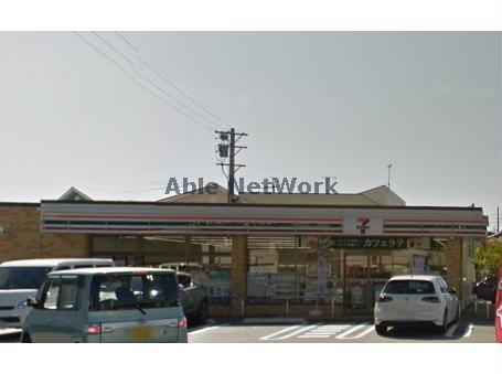 コンビニ　セブンイレブン刈谷高須町店（コンビニ）まで588m