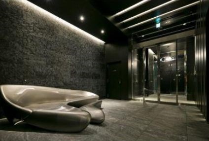 ロビー　弊社は全物件が仲介手数料半月分+税でご紹介可能です。