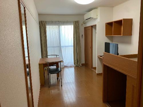 居室・リビング　2階は絨毯仕様です。