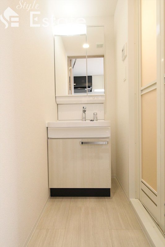 洗面設備　同仕様内装