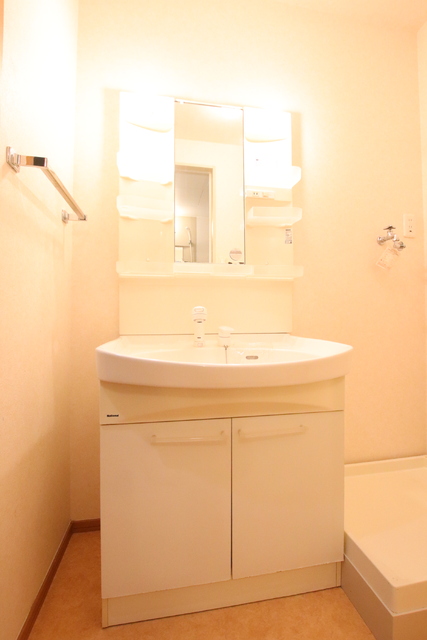 洗面設備　シャワー付洗面台