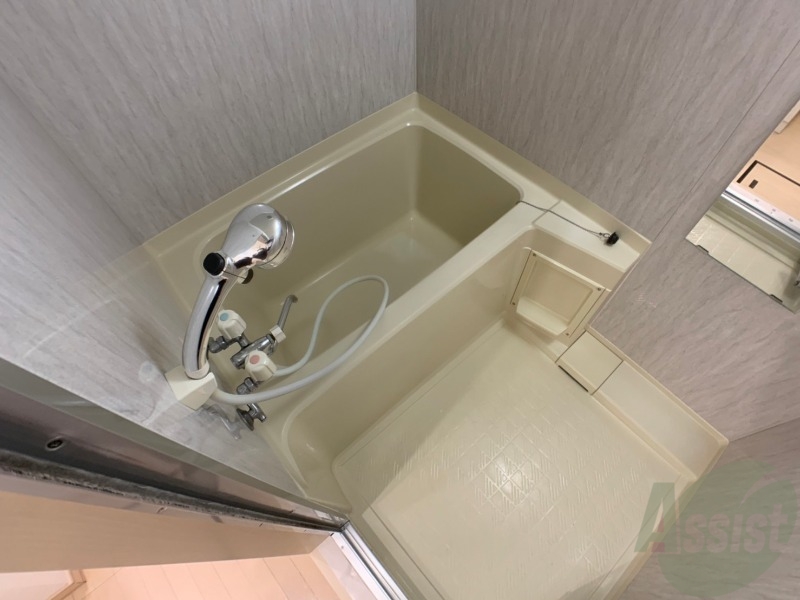 バス・シャワールーム　お風呂になります。一日の疲れを癒してくださいね。