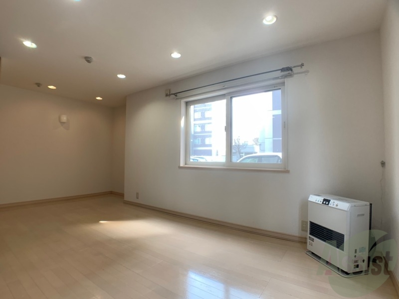 居室・リビング　広くてきれいなリビングです！快適に過ごせそうですね。