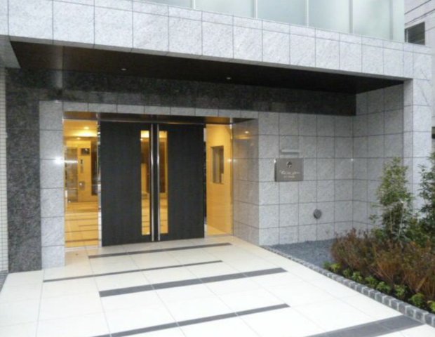 エントランス　ゆとりのあるエントランスです