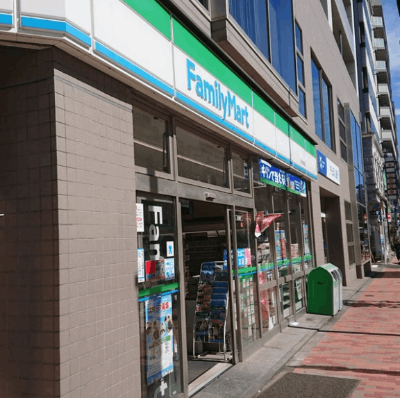 コンビニ　ファミリーマート深川高橋店（コンビニ）まで102m