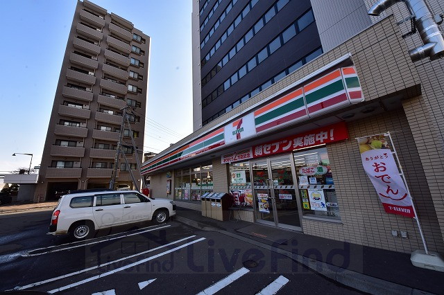 コンビニ　セブンイレブン札幌福住1条店（コンビニ）まで487m