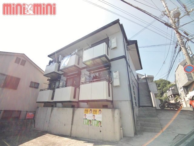 建物外観　閑静な住宅地に建つハイツです