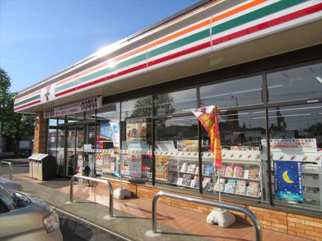 コンビニ　セブンイレブン長岡豊田町店（コンビニ）まで220m