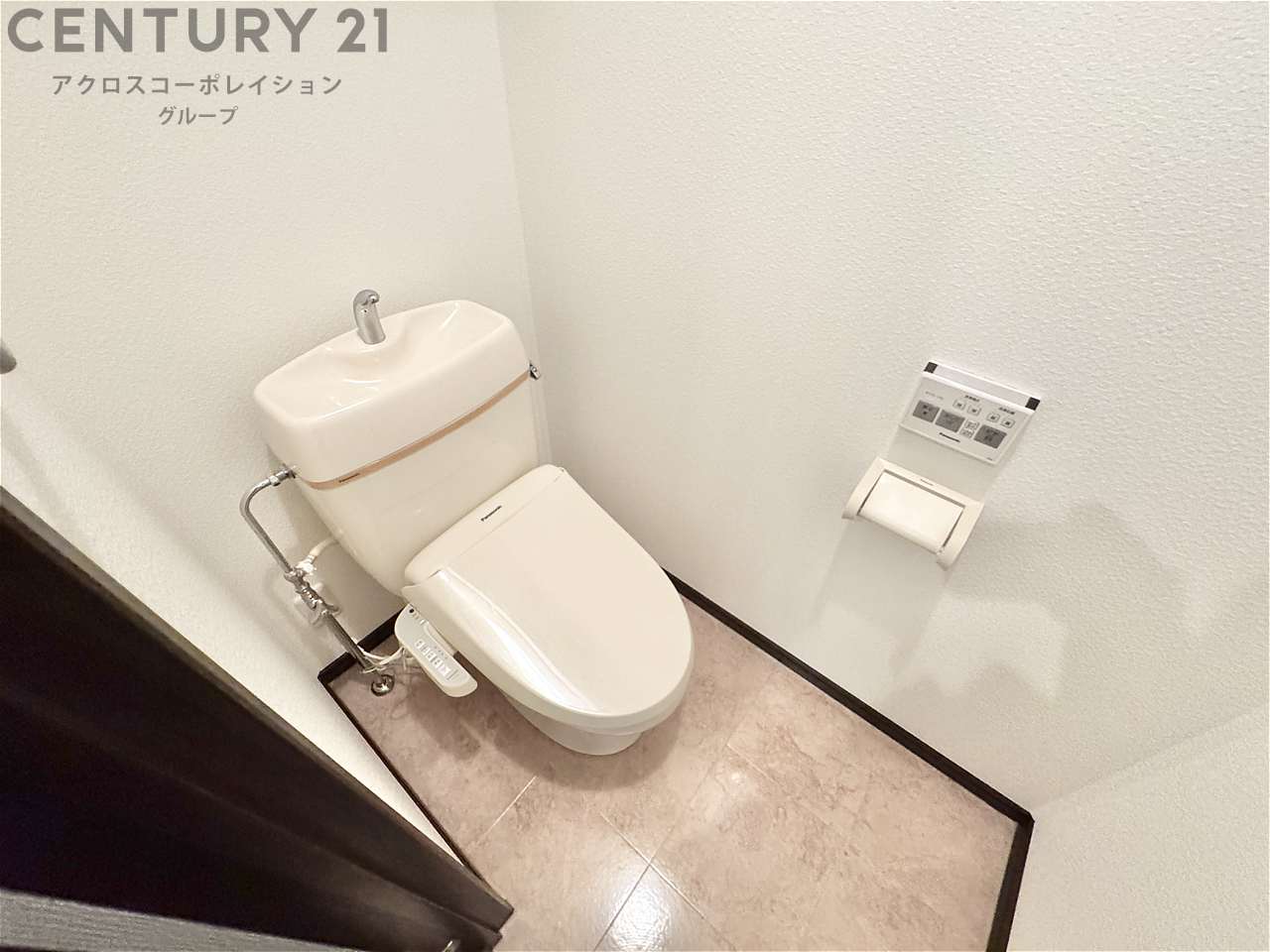 トイレ　ウォシュレット付き