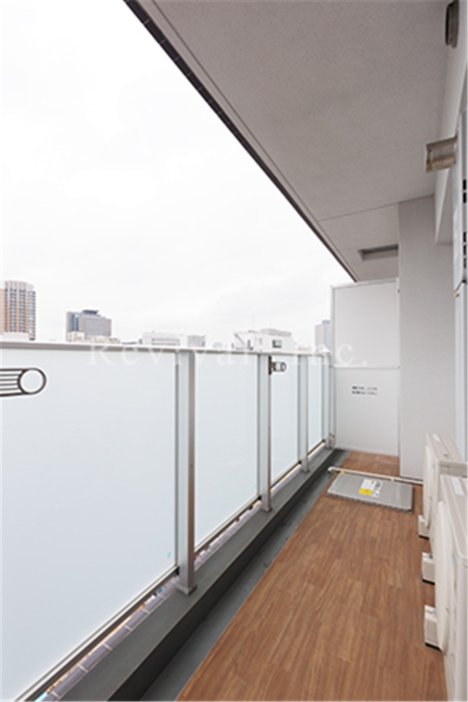 バルコニー　明るいバルコニーでございます