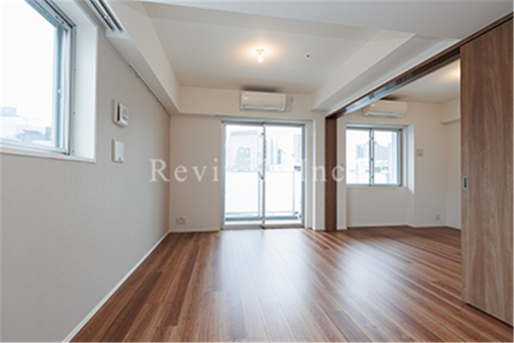 居室・リビング　高級感あるリビング空間でございます