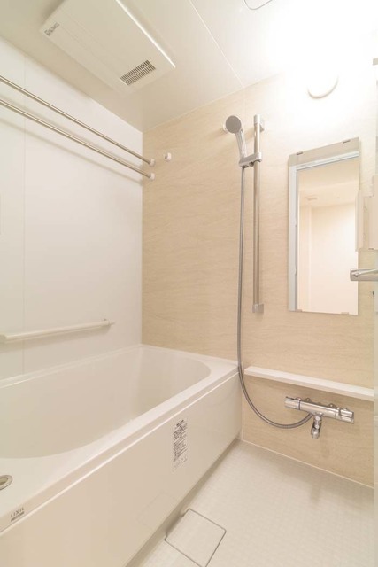 バス・シャワールーム　※写真は同タイプ住戸です。