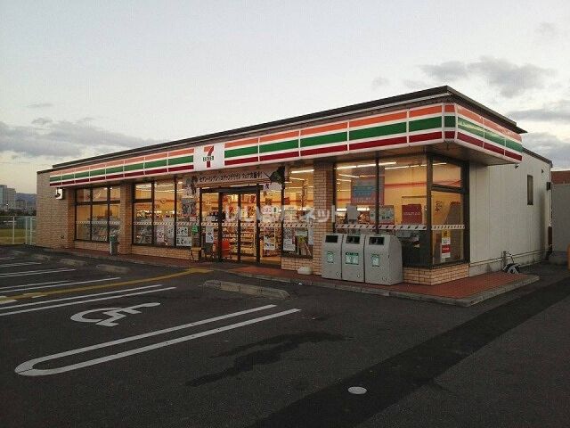 コンビニ　セブンイレブン 草津川原店（コンビニ）まで330m