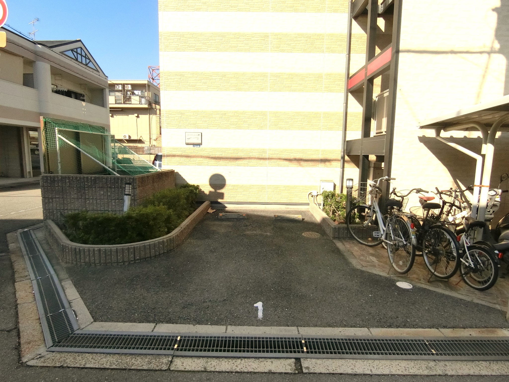 駐車場　敷地内駐車場を完備です☆（要確認）