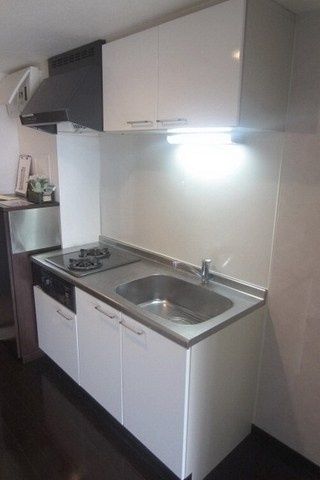 キッチン　2口コンロで自炊もしっかり出来ますよ。