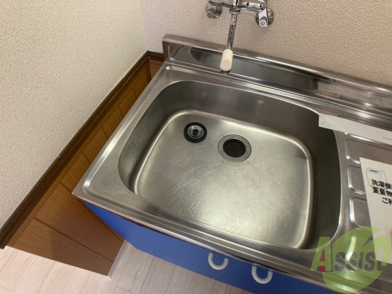 洗面設備　キッチンのシンクはピカピカで掃除意欲が湧いてきそう！
