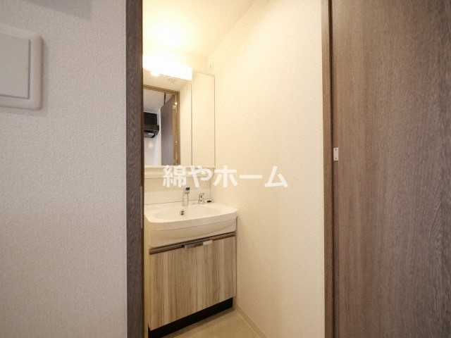 洗面設備　独立洗面台で身支度をすべて済ませてしまいましょう