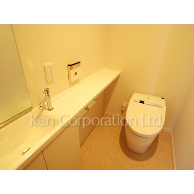 トイレ　同タイプ19階のお部屋を撮影。仕様が異なることがあります。