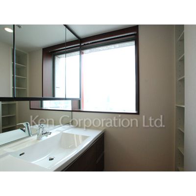 洗面設備　同タイプ19階のお部屋を撮影。仕様が異なることがあります。