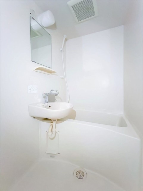 バス・シャワールーム　【浴室】サーモスタット水栓付♪