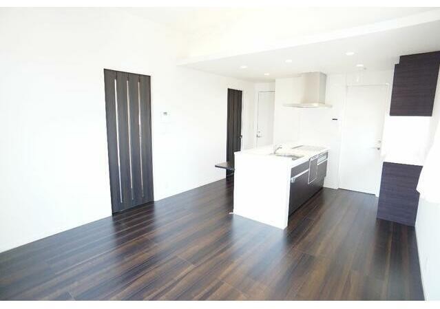 居室・リビング　使いやすい形の為、レイアウトを楽しめます♪