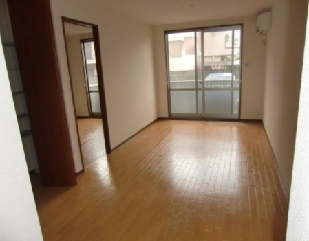 居室・リビング　居間です　以下別号室参考写真です