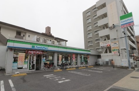 コンビニ　ファミリーマート 砂田橋五丁目店（コンビニ）まで72m