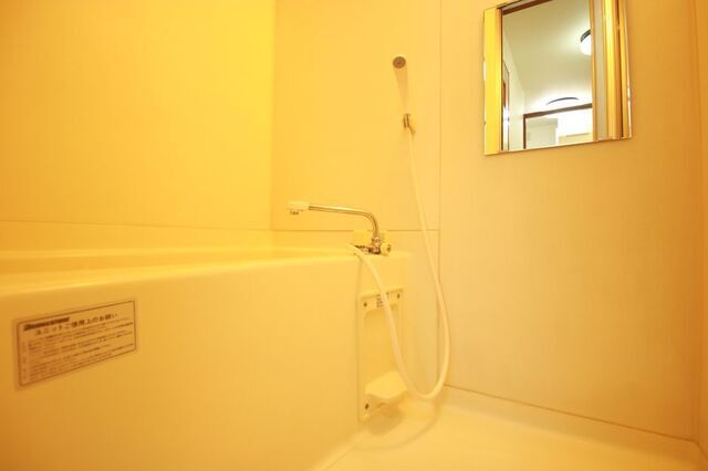 バス・シャワールーム　※別室の参考写真の為、現況優先です。