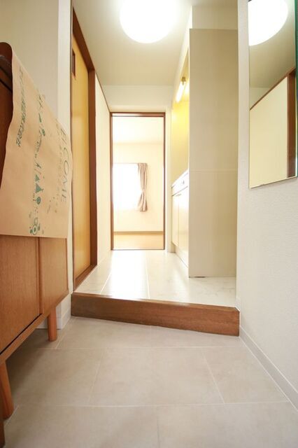 玄関　※別室の参考写真の為、現況優先です。