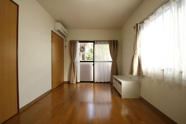 居室・リビング　※別室の参考写真の為、現況優先です。