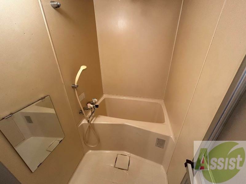 バス・シャワールーム　お風呂になります。一日の疲れを癒してくださいね。