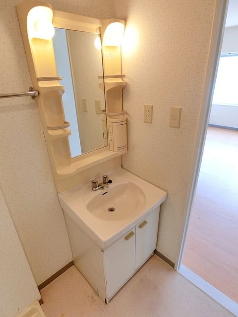洗面設備　朝・晩の強い味方、独立洗面台♪