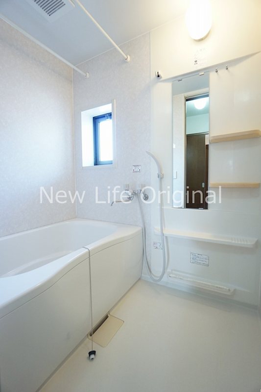 バス・シャワールーム　快適な追い焚き機能付きです☆