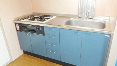 キッチン　システムキッチン（グリル付き・ガス３口）