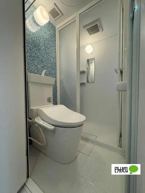 トイレ　※入居中のため同棟別室写真