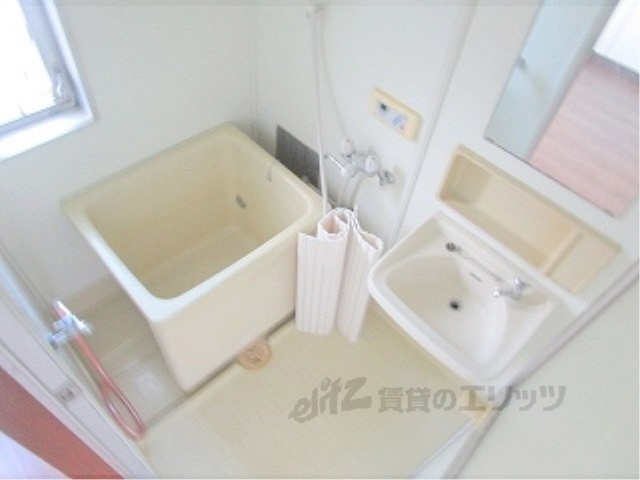 バス・シャワールーム　バス