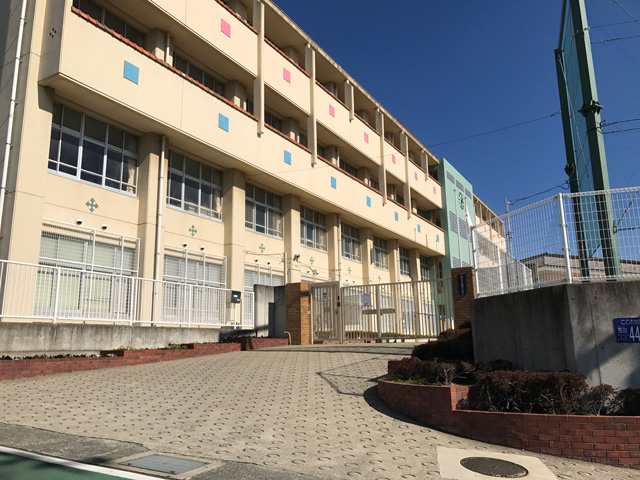 小学校　神戸市立東垂水小学校（小学校）まで449m