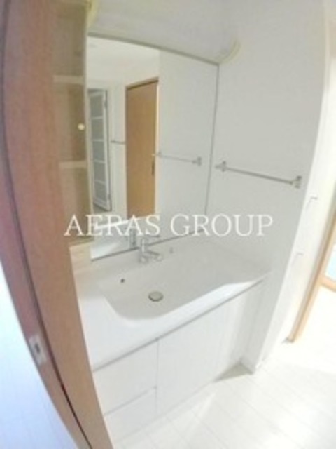 洗面設備　別部屋反転写真