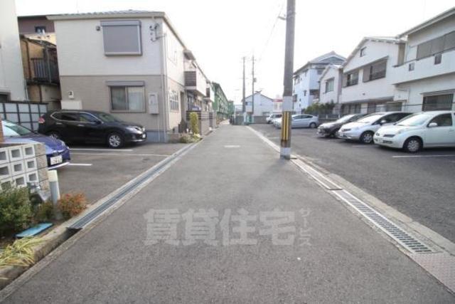 コンビニ　ファミリーマート　豊中浜（コンビニ）まで165m