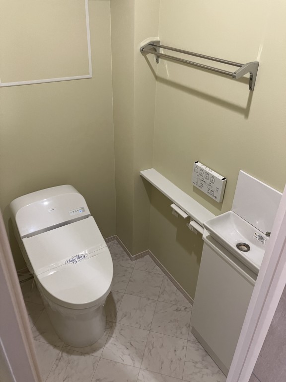 トイレ　カロスイデア大橋