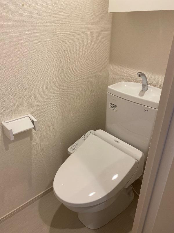 トイレ　同施工会社の同シリーズ物件写真になります